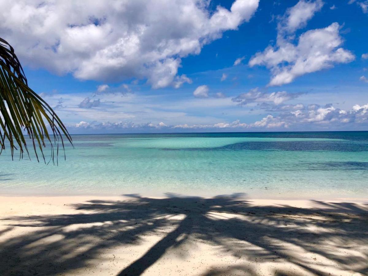 Apo Diver Beach Resort San Juan  Kültér fotó