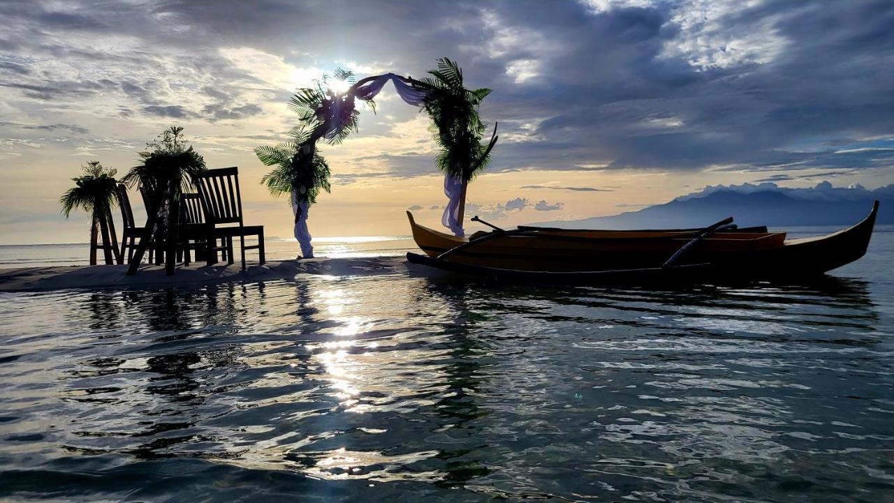 Apo Diver Beach Resort San Juan  Kültér fotó