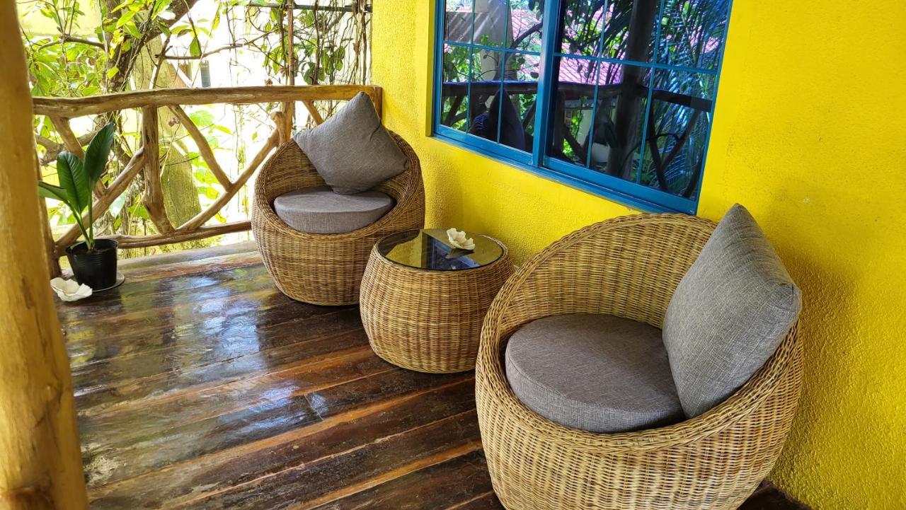 Apo Diver Beach Resort San Juan  Kültér fotó