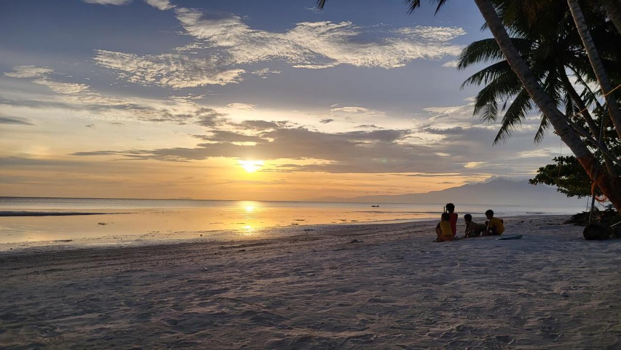 Apo Diver Beach Resort San Juan  Kültér fotó